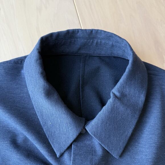 Lululemon Compatibility Shirt Medium Blue Snap Long Sleeve Minimalist Workwear - Picture 7 of 9